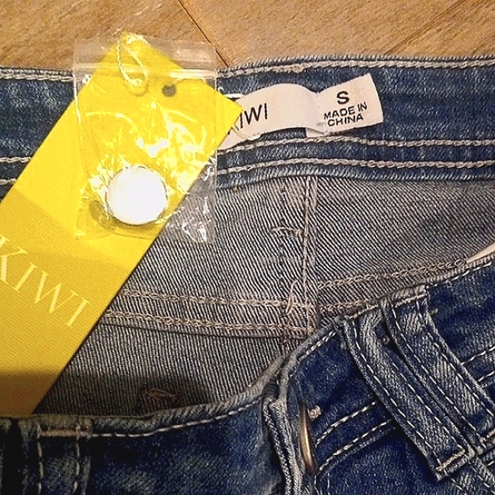 NWT Embellished Denim Jean Shorts Size S - Picture 6 of 6